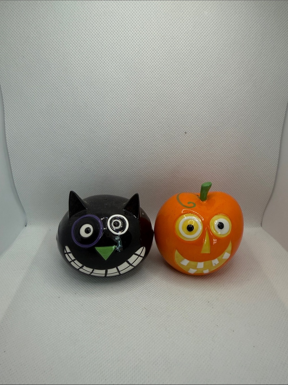 Halloween Vintage Style Pumpkin & Cat Salt & Pepper Shaker Set